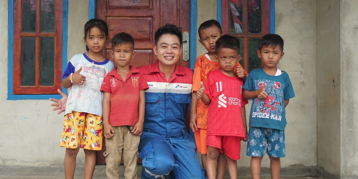 Lima Rumah Tidak Layak Huni Direnovasi, Kilang Pertamina Plaju Ukir Senyum Keluarga di Desa Rimba Balai Banyuasin