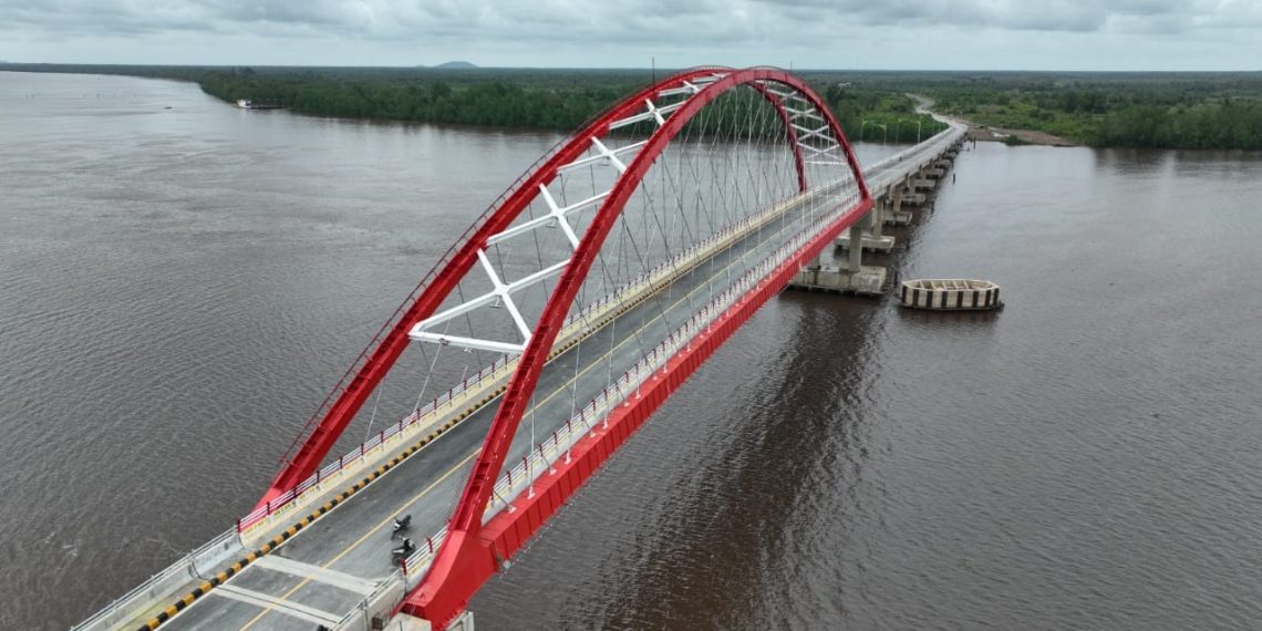 Kementerian PU Tuntaskan Pembangunan Jembatan Sungai Sambas Besar