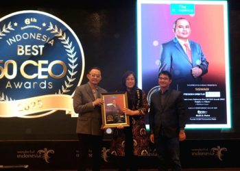 CEO FIFGROUP Terima Award Indonesia Best 50 CEO 2025