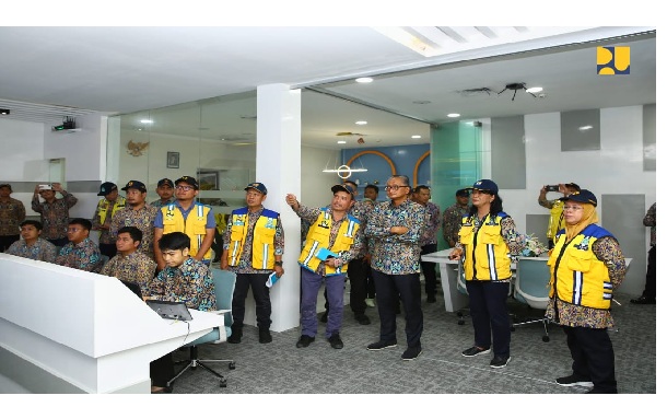 Menteri PU Dorong Peran Aktif Pemda dalam Pengendalian Banjir Jabodetabek