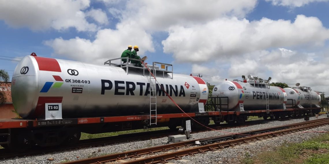 KAI Logistik Bidik Angkutan BBM dan BBK Tahun Ini 3,6 Juta Kiloliter
