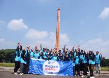 FIFGROUP Nobatkan Guru Penggerak Literasi Keuangan sebagai Duta Menyala di Teacher Summit 2025