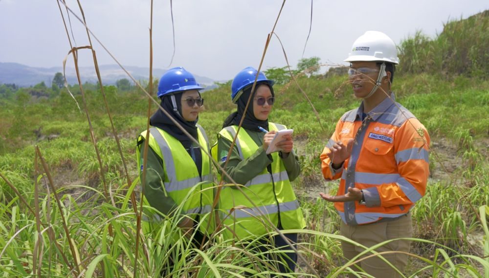 Budidaya Serai Wangi di Lahan Pascatambang, SIG Bangun Ekosistem Keberlanjutan di Pabrik Narogong