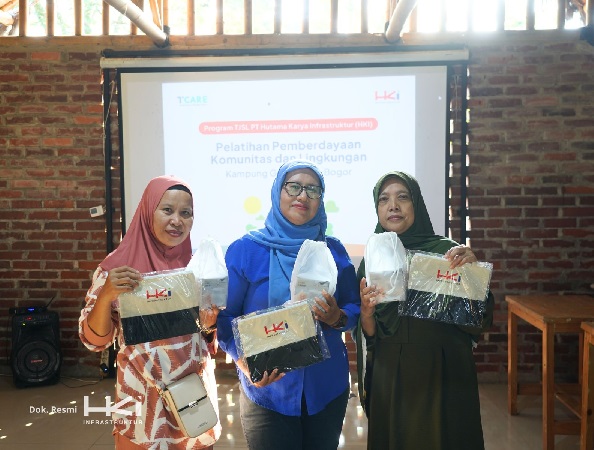 HKI Perkuat Pemberdayaan Ekonomi Perempuan Lewat Pelatihan Keuangan di Pasar Dongko: Implementasi Konkret ESG Pilar Sosial dan Dukungan pada SDGs