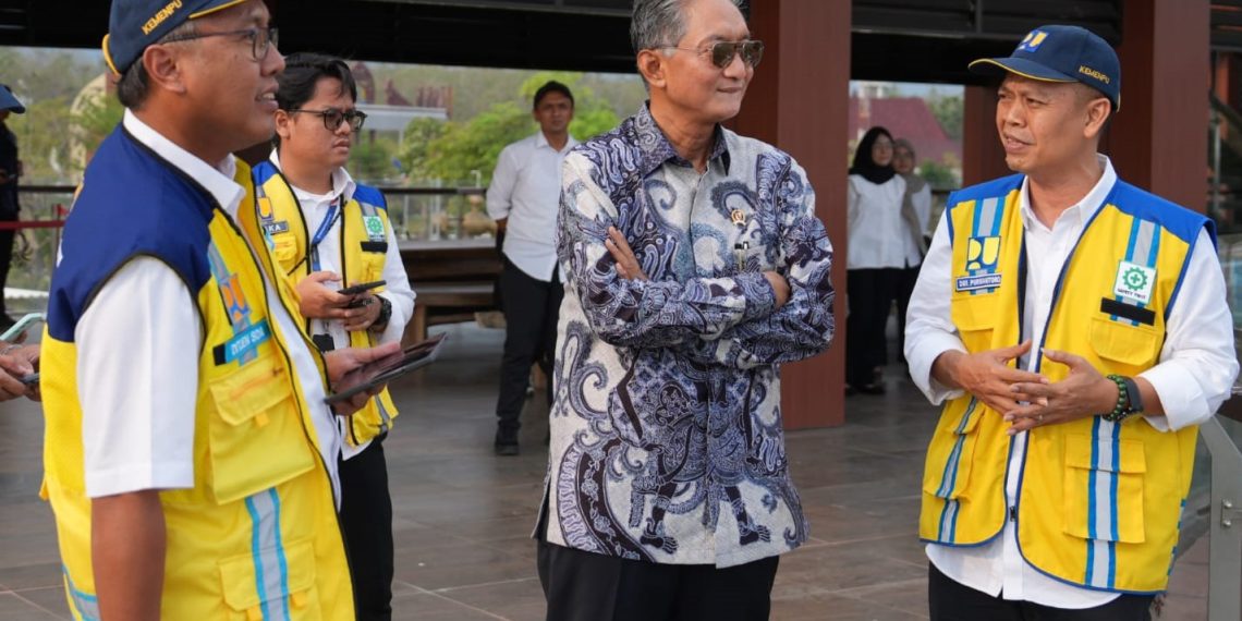 Menteri Dody Pastikan Suplai Air Irigasi Bendungan Semantok Stabil