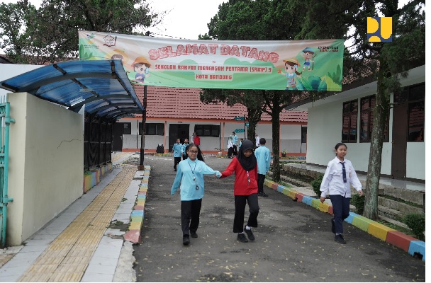 Siswa Rasakan Manfaat Fasilitas SRMP 9 Kota Bandung