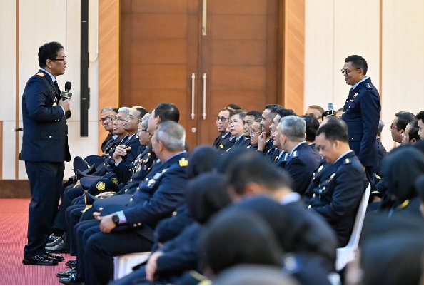 Temui Jajaran Bea Cukai, Ini Pesan Menkeu Purbaya