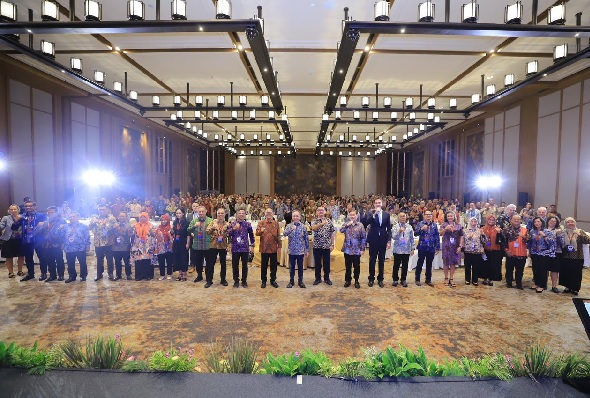 OJK dan Kementerian Keuangan Gelar IPFS 2025
