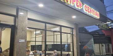 Pempek Cek mah Petukangan, Pempek Merakyat Langganan Pejabat