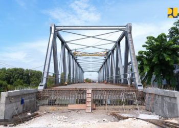 Menteri Dody Tinjau Proyek Duplikasi Jembatan Manyar di Gresik, Target Fungsional Awal Desember