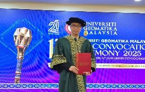 Prof DR. Ariawan Gunadi Terima Penganugerahan Profesor dari University Geomatika Malaysia