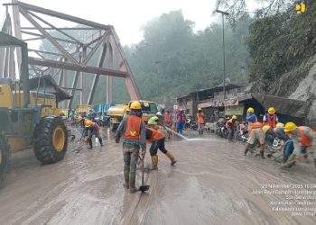 Perkuat Dukungan Penanganan Darurat Bencana Longsor di Majenang Cilacap, Kementerian PU Salurkan 400 Selimut dan 380 Kasur Lipat untuk Pengungsi