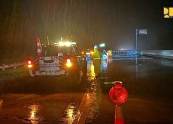 Perkuat Penanganan Bencana di Sumatra, Kementerian PU Gandeng Mitra Kerja Konstruksi Salurkan Alat Berat dan Logistik