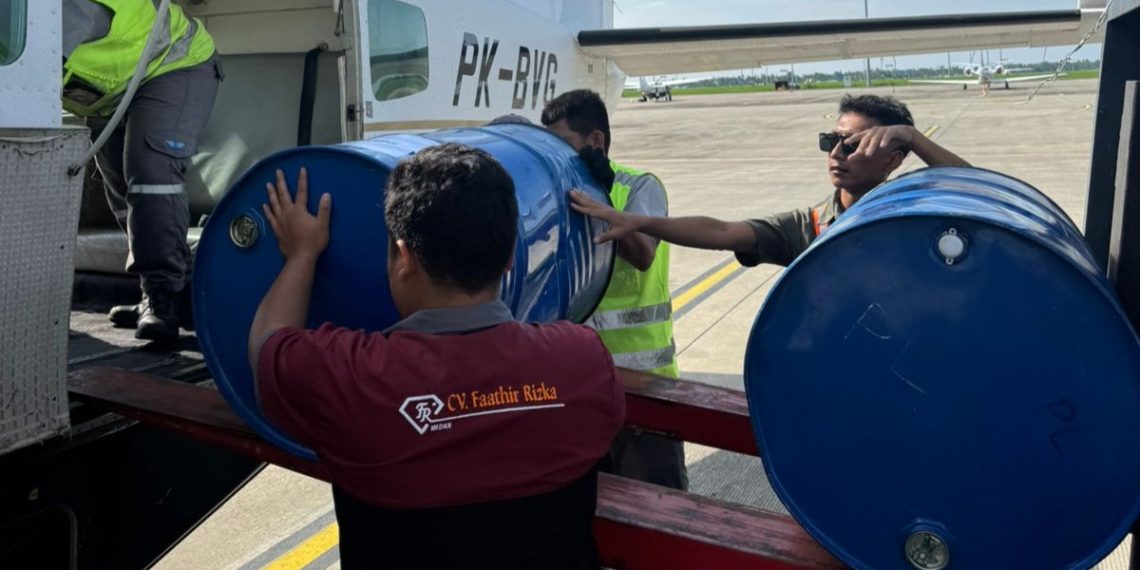 2.000 Liter BBM Dipasok ke Bencana Aceh via Pesawat Perintis