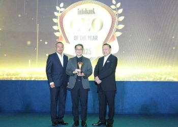 CEO FIFGROUP, Siswadi, Raih Anugerah CEO of the Year 2025