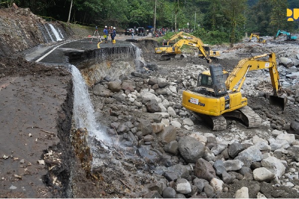 Di Lembah Anai, Kementerian PU Kebut Penanganan Dampak Longsor dan Banjir di Jalur Padang–Bukittinggi