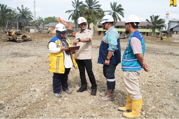 Aluminium Foil Redam Cuaca Panas di Huntara 2 Aceh Tamiang, Menteri Dody Turun Langsung