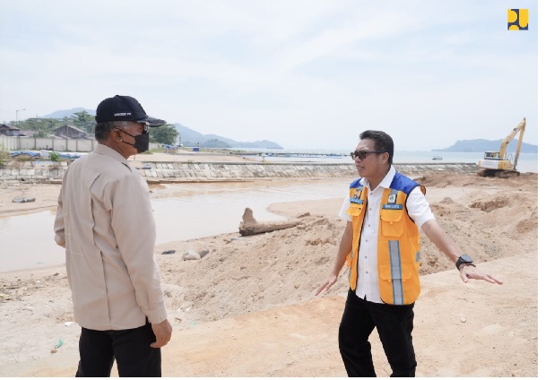 Menteri Dody Tinjau Percepatan Normalisasi Sedimentasi Aek Doras di Sibolga