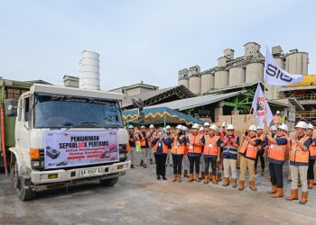 SIG Kirim 36.000 Bata Interlock Presisi untuk Pembangunan Hunian Tetap ke Sumbar