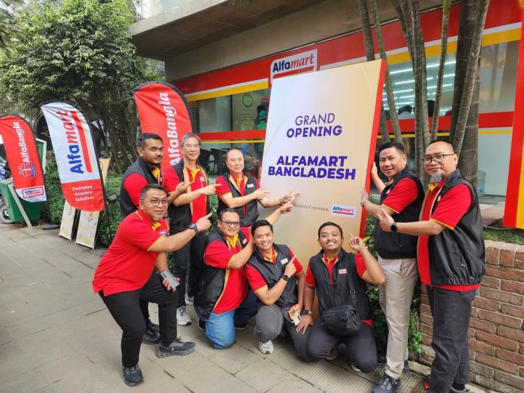 Sukses Rambah Filipina, Alfamart Buka Gerai Perdana di Bangladesh