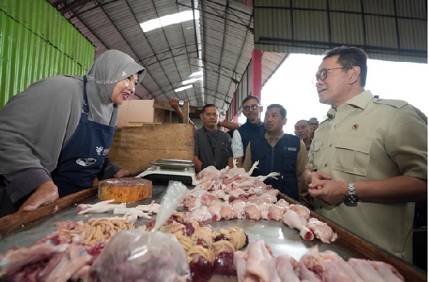 Kunjungi Pasar Cuplik Sukoharjo, Mendag Pastikan Harga dan Pasokan Stabil Jelang Ramadan