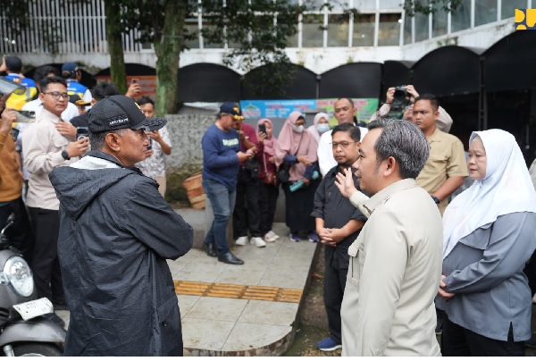 Menteri Dody Tinjau Pasar Tanjung Jember, Siap Dukung Renovasi Pasar Berbasis Kearifan Lokal