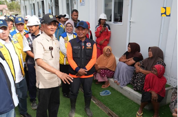 Menteri Dody Tinjau Huntara Langkahan, Targetkan 44 Blok Rampung Sebelum Lebaran