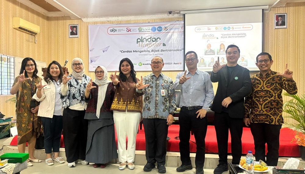 Gelar Program “Pindar Mengajar” di Riau, KrediOne Dorong Literasi Keuangan Generasi Muda