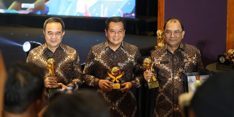 Bukti Nyata Pelayanan Berbuah Prestasi, PurumdamTKR 7 Tahun Konsisten Berprestasi Raih TOP BUMD Awards