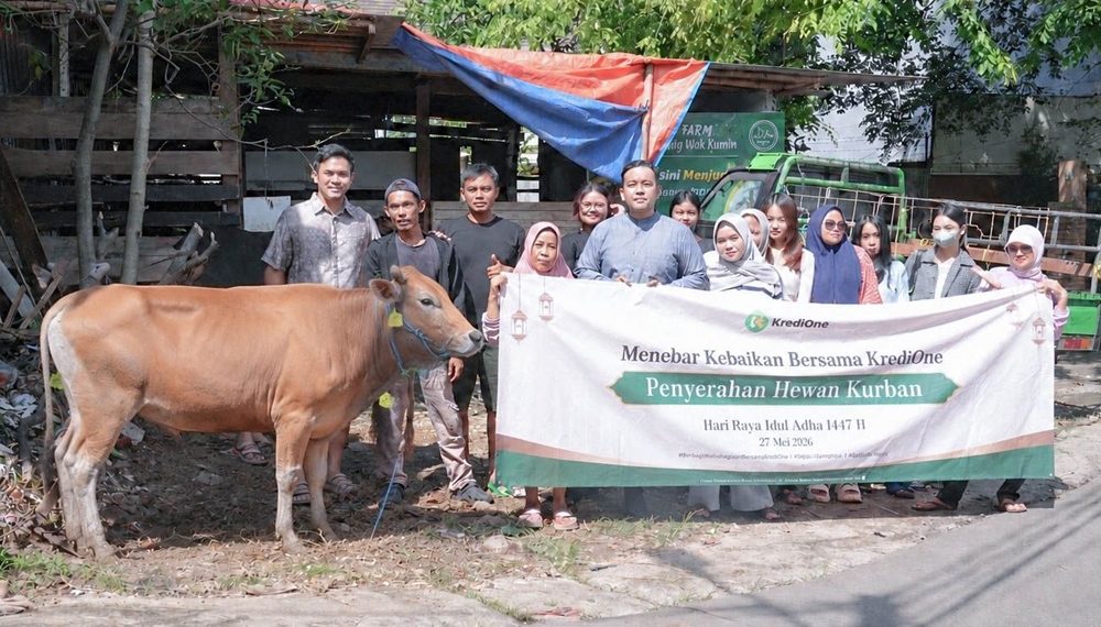 Rayakan Idul Adha, KrediOne Salurkan Hewan Kurban bagi Ratusan Keluarga di Jakarta dan Bekasi