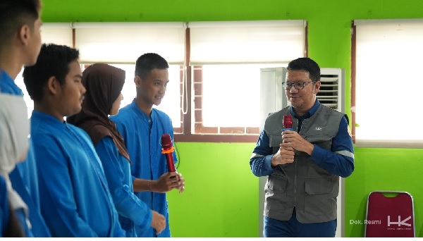 HK Mengajar “Inspiring Leaders” Hadir di Jambi, Bekali Pelajar Pemanfaatan AI dan Dunia Konstruksi