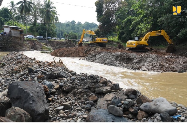 Gerak Cepat Pemulihan Pascabanjir dan Longsor di Kabupaten Tanah Datar