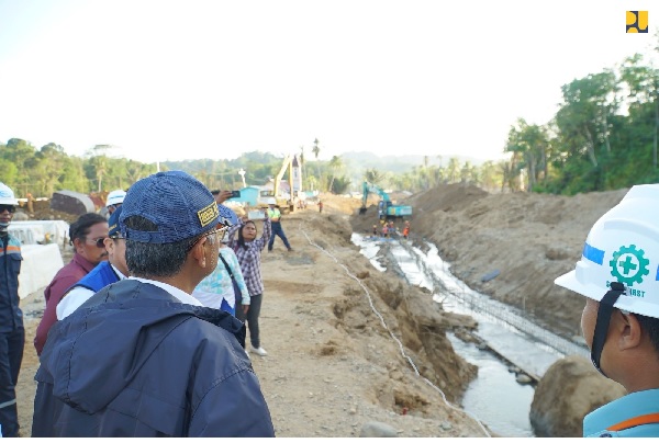 Menteri Dody Tinjau Pembangunan Sabo Dam Aek Tukka, Targetkan Rampung Oktober 2026