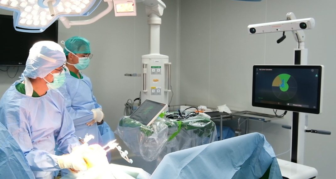 Siloam Hospitals Bali Hadirkan Operasi Lutut Robotik Pertama di Bali