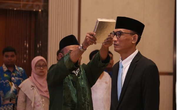 Mendiktisaintek Lantik Donny Purnomo sebagai Kepala BSN, Perkuat Daya Saing dan Inovasi Nasional