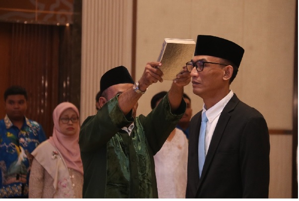 Mendiktisaintek Lantik Donny Purnomo sebagai Kepala BSN, Perkuat Daya Saing dan Inovasi Nasional