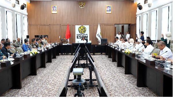 Sidang Anggota DEN Bahas Sinkronisasi Regulasi dan Penguatan Ketahanan Energi di Tengah Geopolitik Global