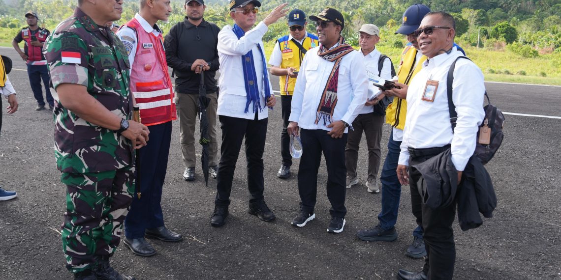 Kunjungi Pulau Banda, Menteri PU Rencana Bangun Ulang Bandara Bandaneira