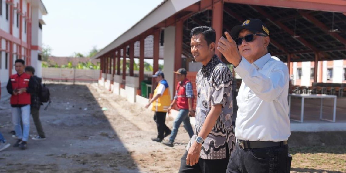 Menteri Dody Sapa Siswa dan Tinjau Fasilitas Modern Sekolah Rakyat di Semarang