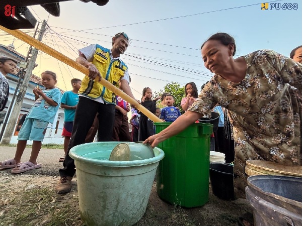 Bantuan Air Bersih Disalurkan untuk Masyarakat Terdampak Kekeringan di Lebak