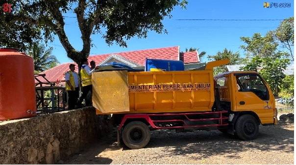 Bantuan Air Minum Disalurkan ke Desa Terdampak Kekeringan di Kabupaten Banjar