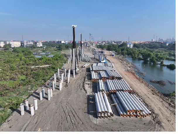 WIKA Beton Pasok Material Proyek NPEA, Jalur Logistik Terminal Kalibaru Makin Lancar