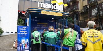 Perkuat Semangat Gotong Royong Jelang HUT ke-81 RI, Livin’ Mandiri Berbagi Kembali Hadir untuk Pekerja Rentan