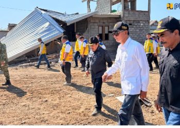 Usai Pimpin Upacara di Ende, Menteri Dody Langsung Bertolak ke Nagekeo