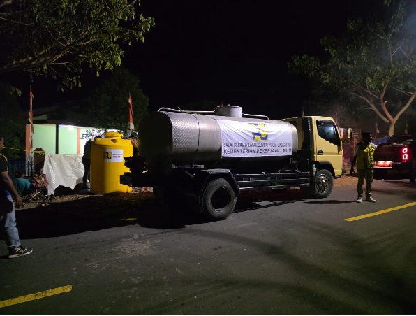 Bantuan Air Bersih Terus Mengalir bagi Warga Terdampak Gempa di Nagekeo dan Manggarai