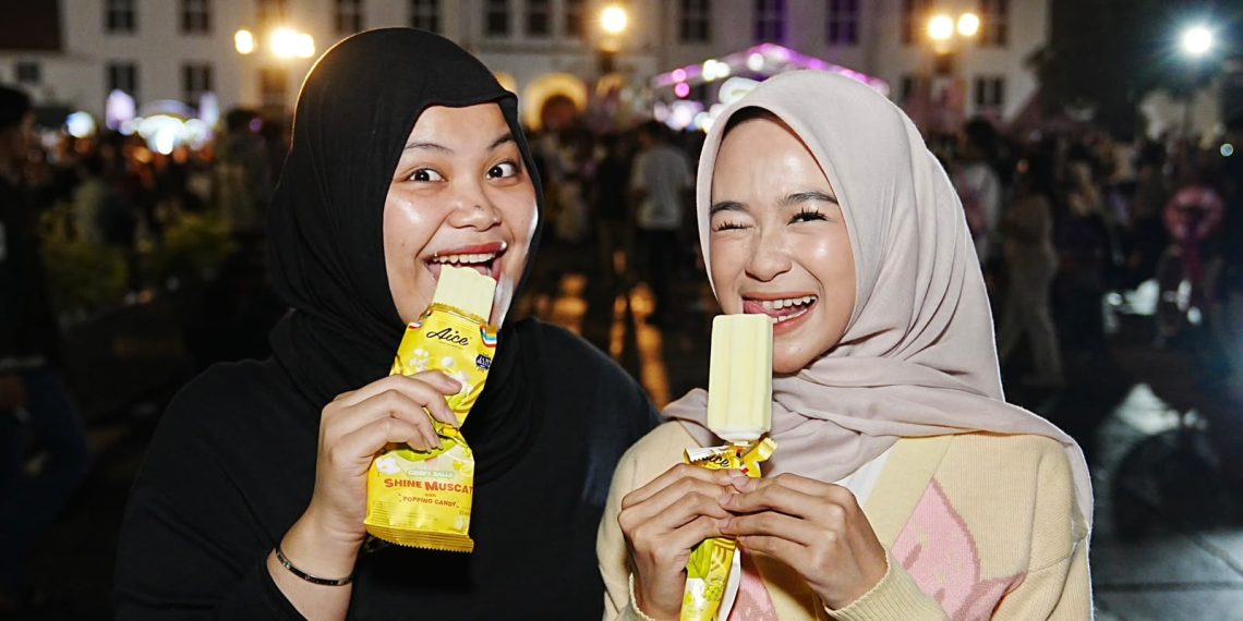 Satu Panggung untuk Indonesia, Aice Bersama Masyarakat Serahkan Donasi Rp101,5 Juta melalui Kitabisa