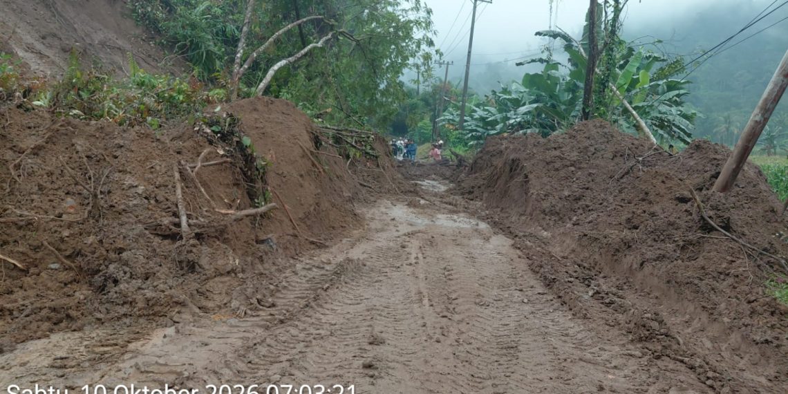 Akses Jalan yang Tertutup Longsor di Pesisir Selatan Sumbar Berhasil Dipulihkan