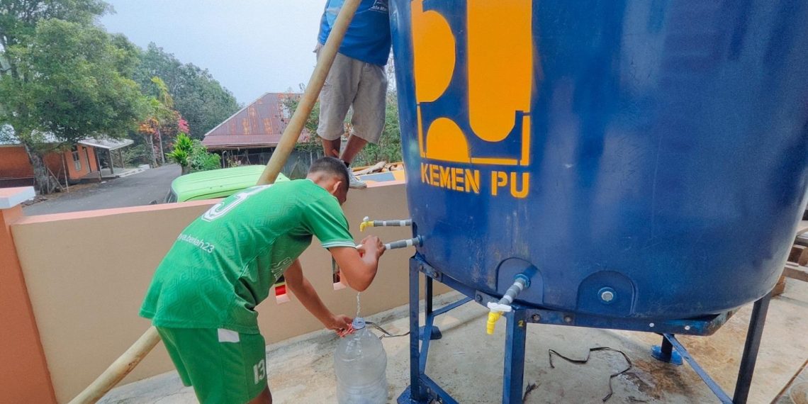 Pasokan Air Bersih Diperkuat, 127.650 Liter Air Disalurkan dari Kalbar hingga Maluku Utara