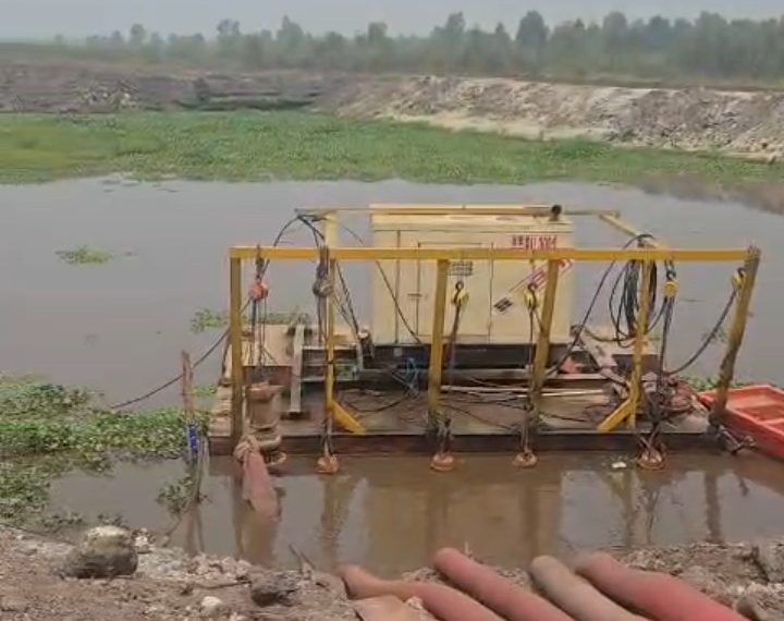 Tangani Karhutla di Kalsel, 11,25 Km Saluran Riam Kanan Dibersihkan untuk Sumber Air Helikopter Water Bombing