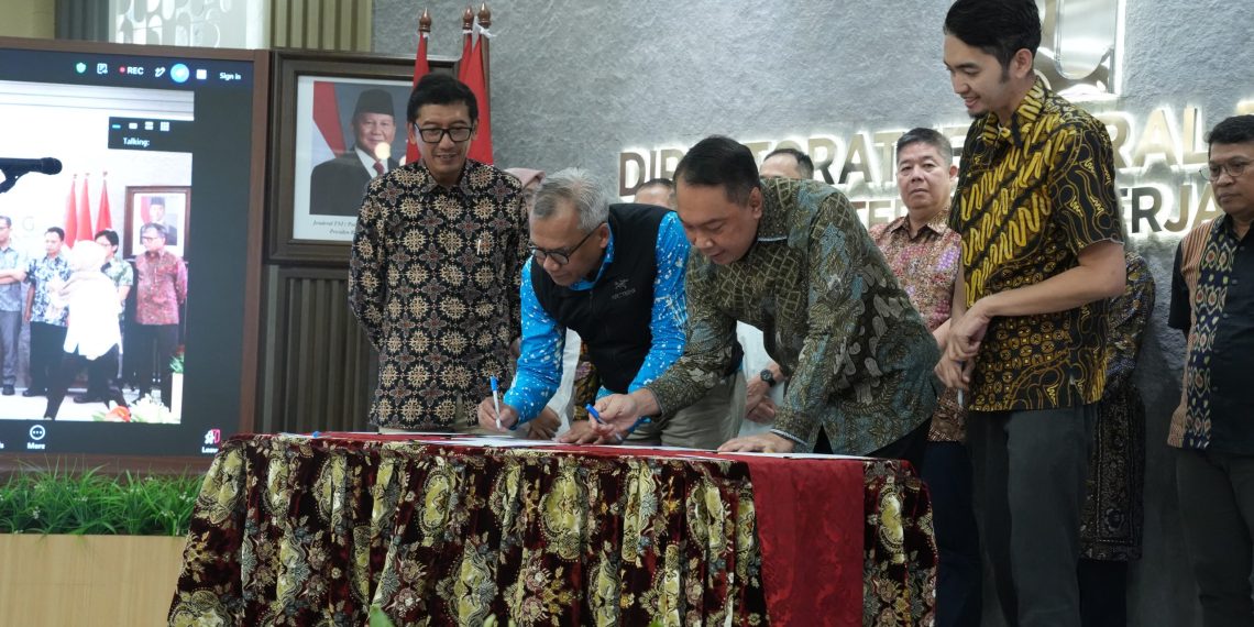 Hutama Karya Bersama Kementerian Pekerjaan Umum Perkuat Komitmen Pemenuhan Mutu Konstruksi Jalan Tol